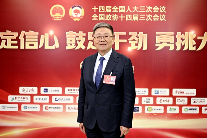 全国人大代表、AG亚娱平台药业董事长肖伟：中药经典名方要“唤醒”更要“焕新”